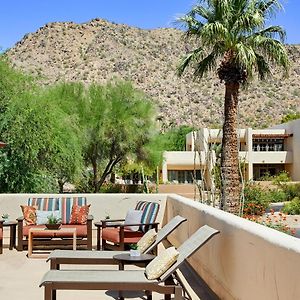 Camelback Sundeck Casita Guest room 2 Queen Balcony